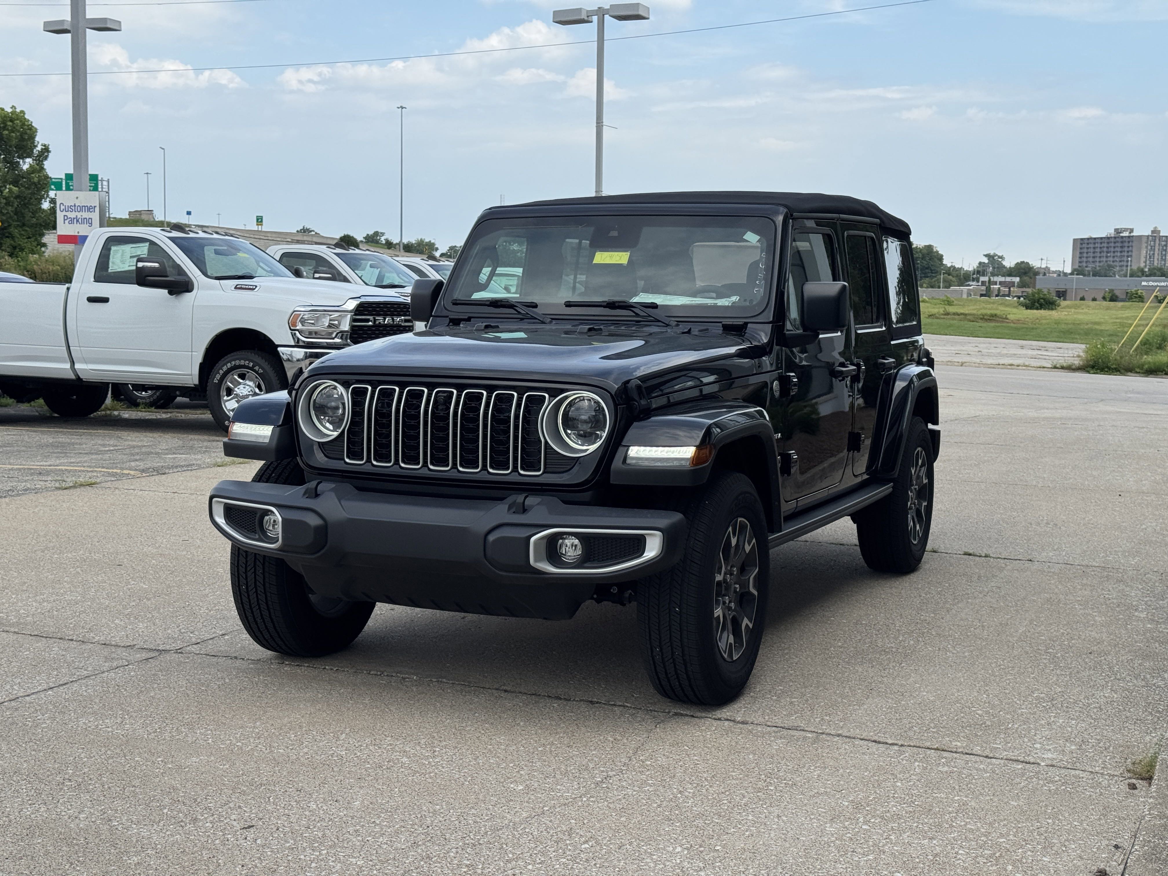New 2024 Jeep Wrangler Sahara w/ Technology Group image 19