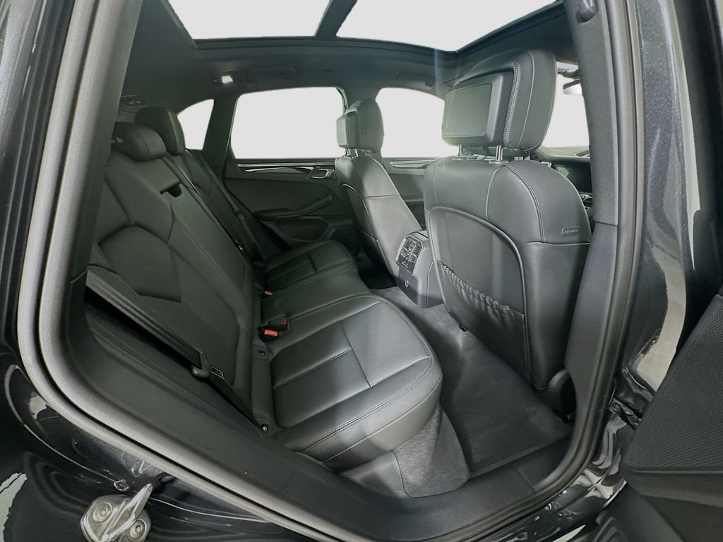 New 2025 Porsche Macan AWD/4WD image 29