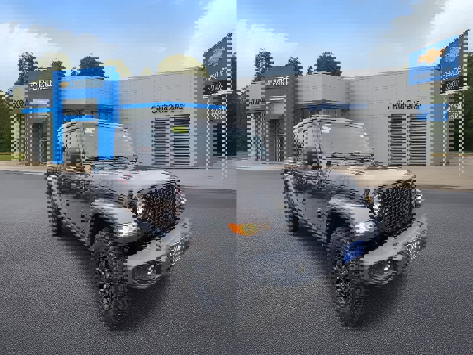 Used 2021 Jeep Gladiator Sport image 2