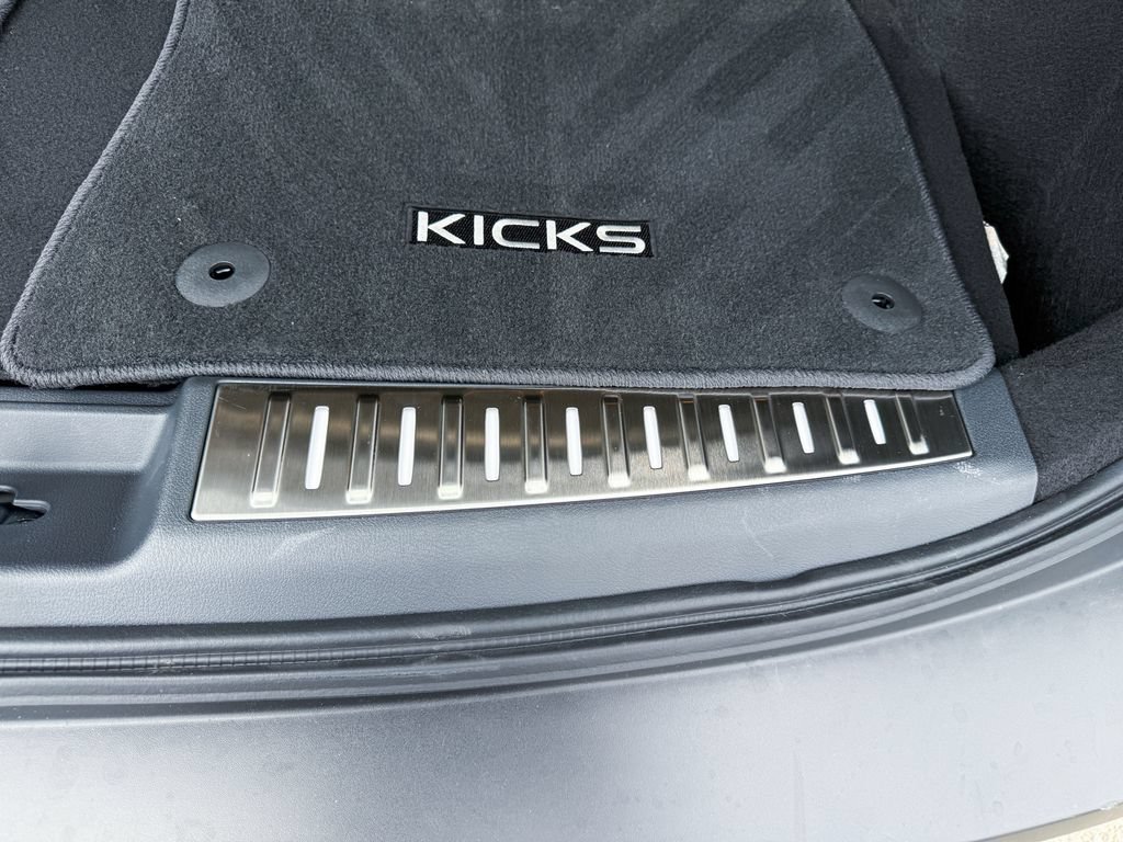 Certified 2025 Nissan Kicks SR w/ SR Premium Package AWD/4WD image 37