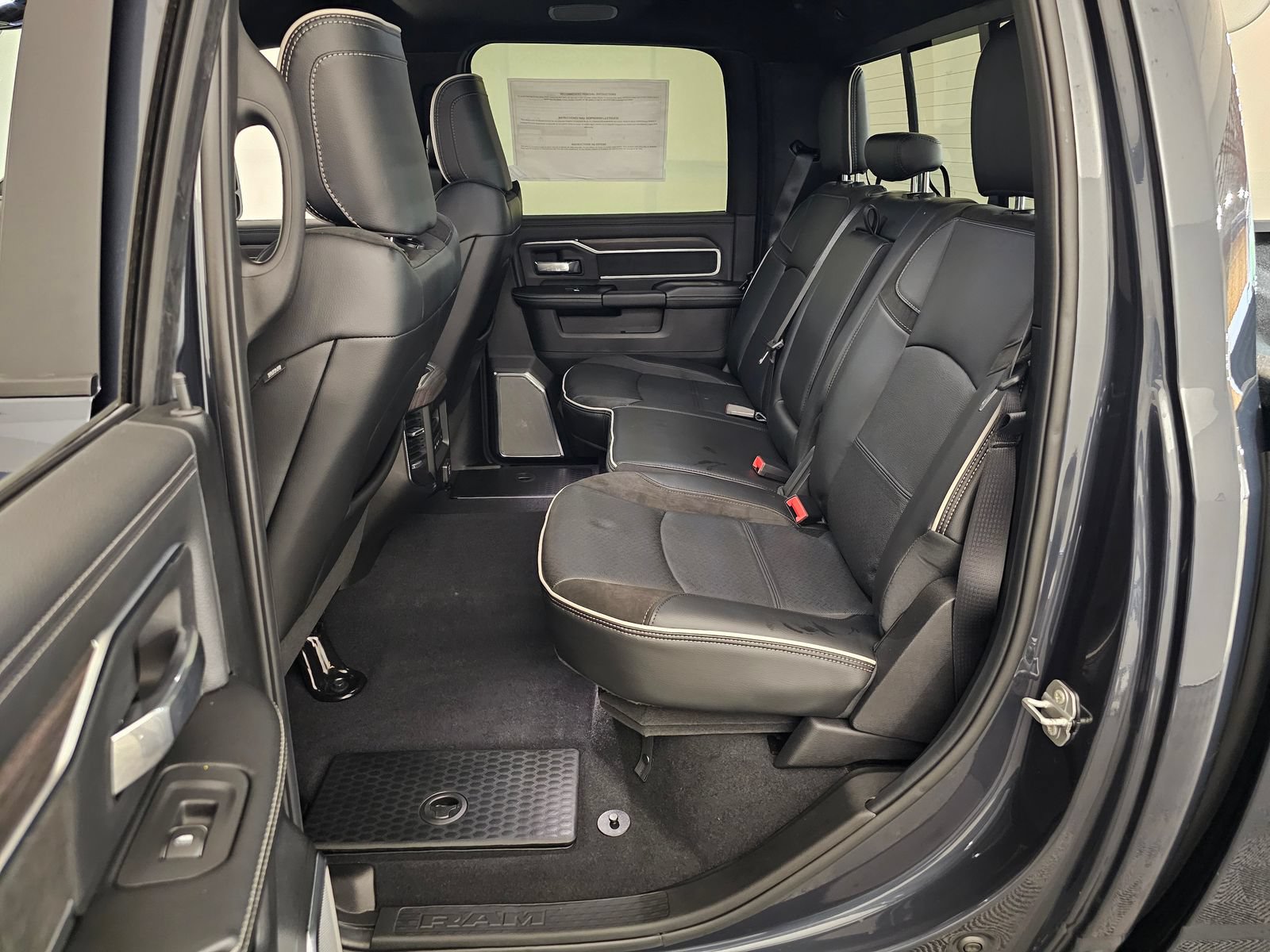 New 2026 RAM 2500 Laramie AWD/4WD image 23