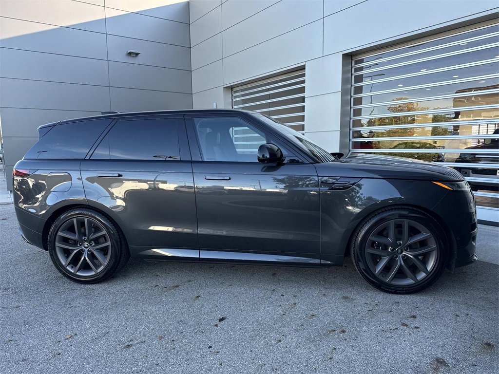 Used 2023 Land Rover Range Rover Sport SE Dynamic image 8