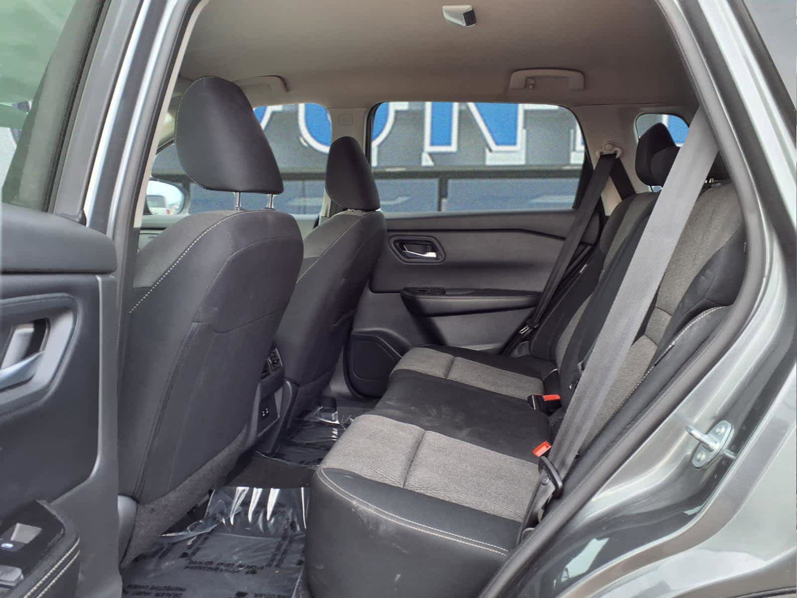 Used 2024 Nissan Rogue SV FWD image 10