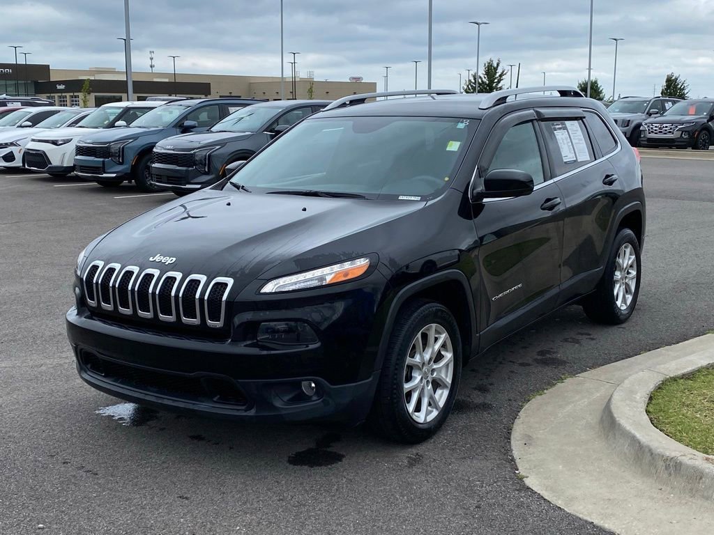 Used 2018 Jeep Cherokee Latitude FWD image 3