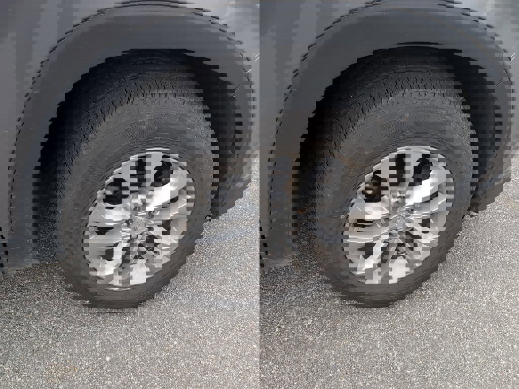 Used 2019 Hyundai Santa Fe SE image 8