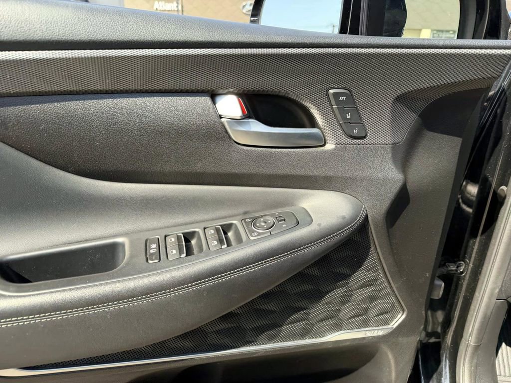 Used 2020 Hyundai Santa Fe Limited image 17
