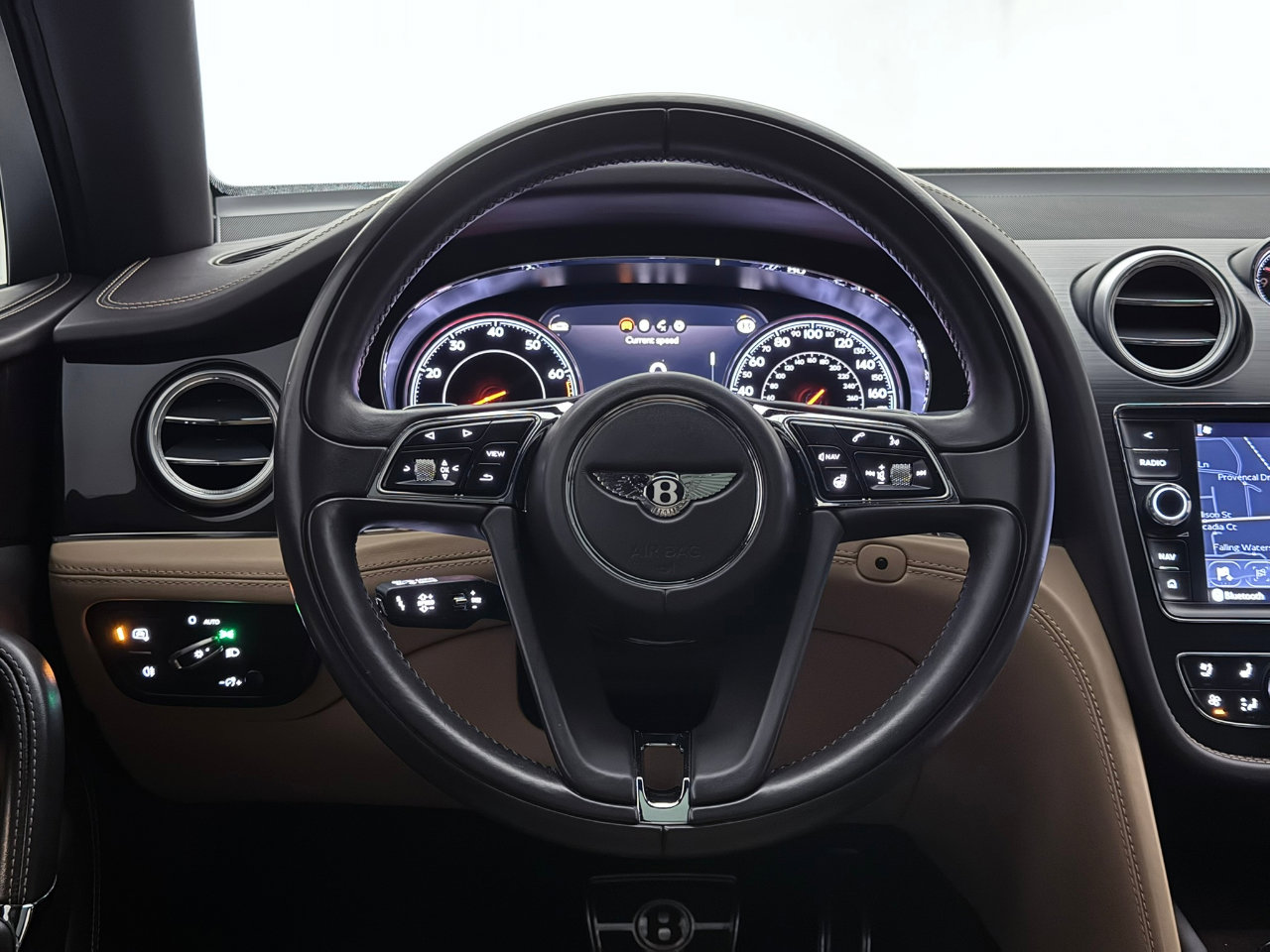 Used 2018 Bentley Bentayga image 34