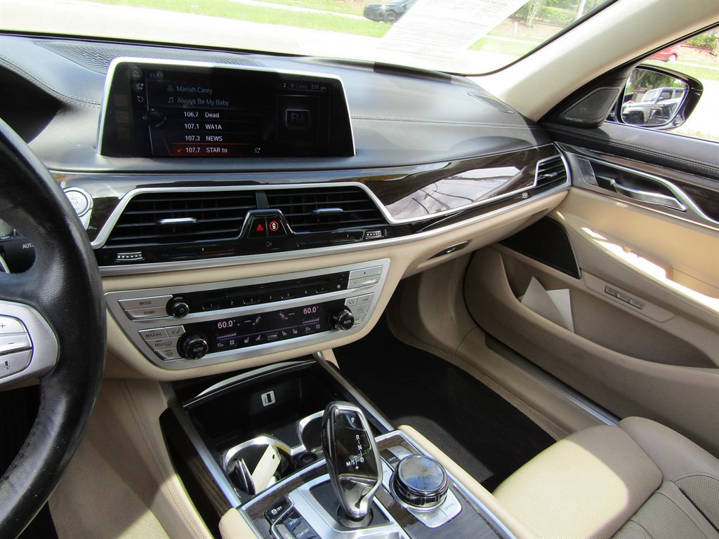 Used 2016 BMW 740i RWD image 10