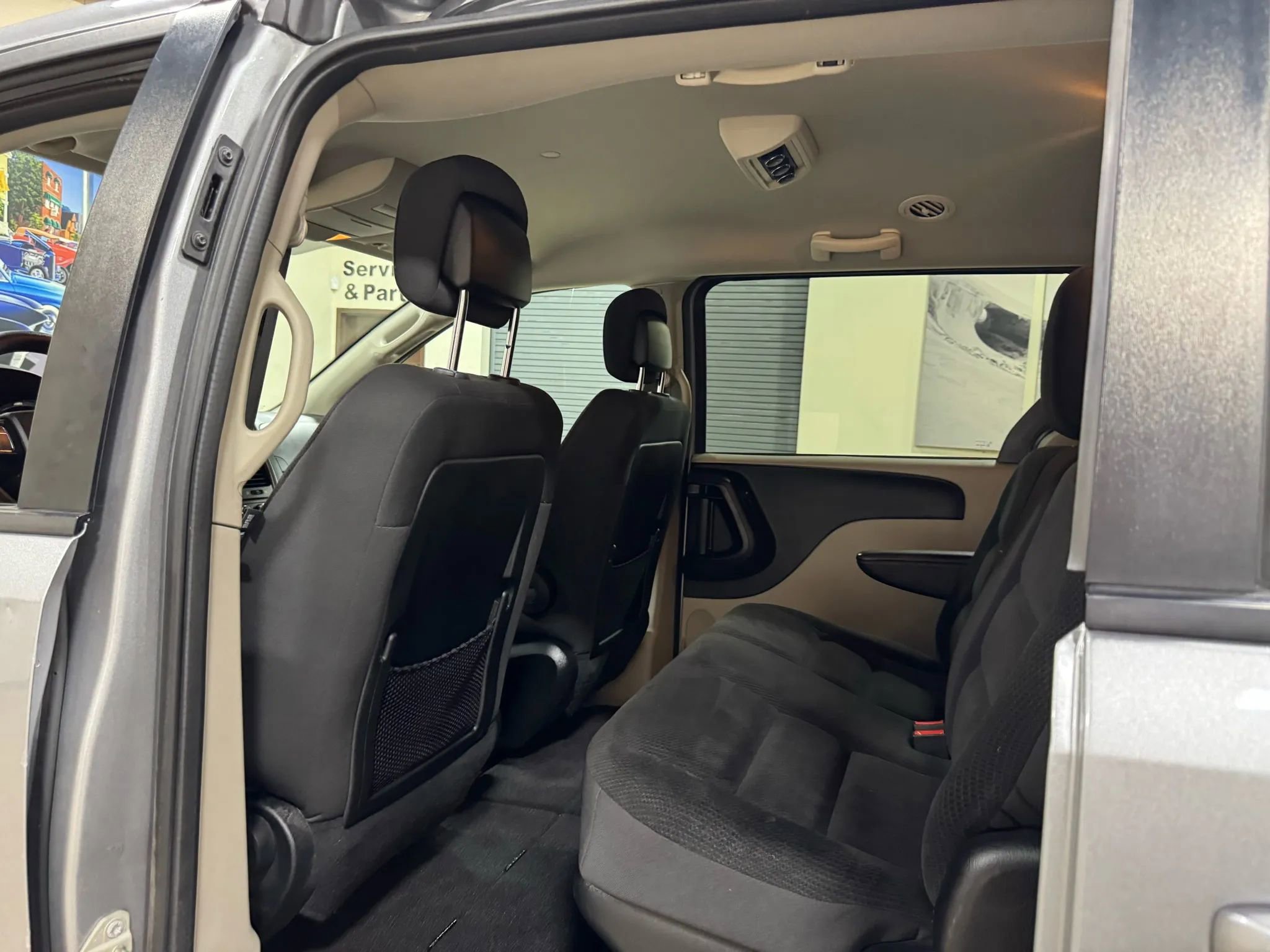 Used 2018 Dodge Grand Caravan SE image 31