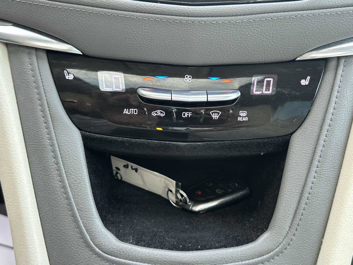 Used 2017 Cadillac XT5 Luxury w/ Driver Awareness Package image 32