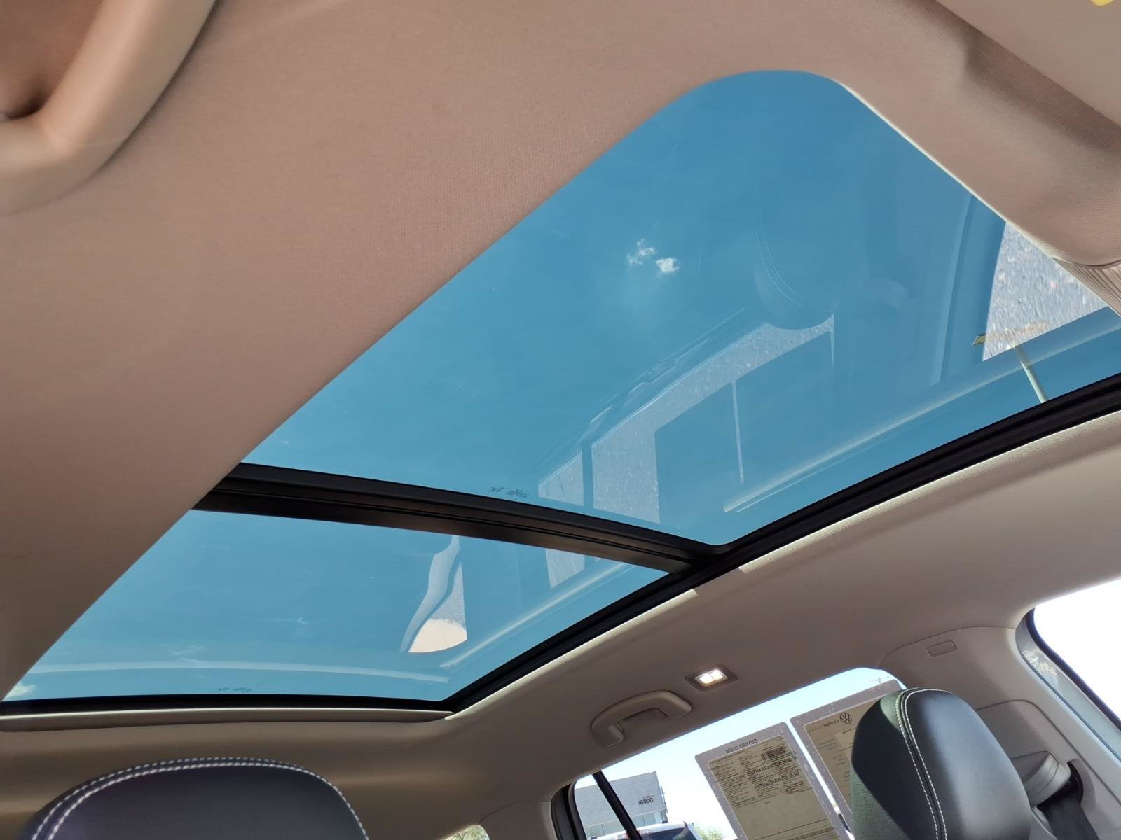 Certified 2026 Volkswagen Atlas SE w/ Panoramic Sunroof Package FWD image 10