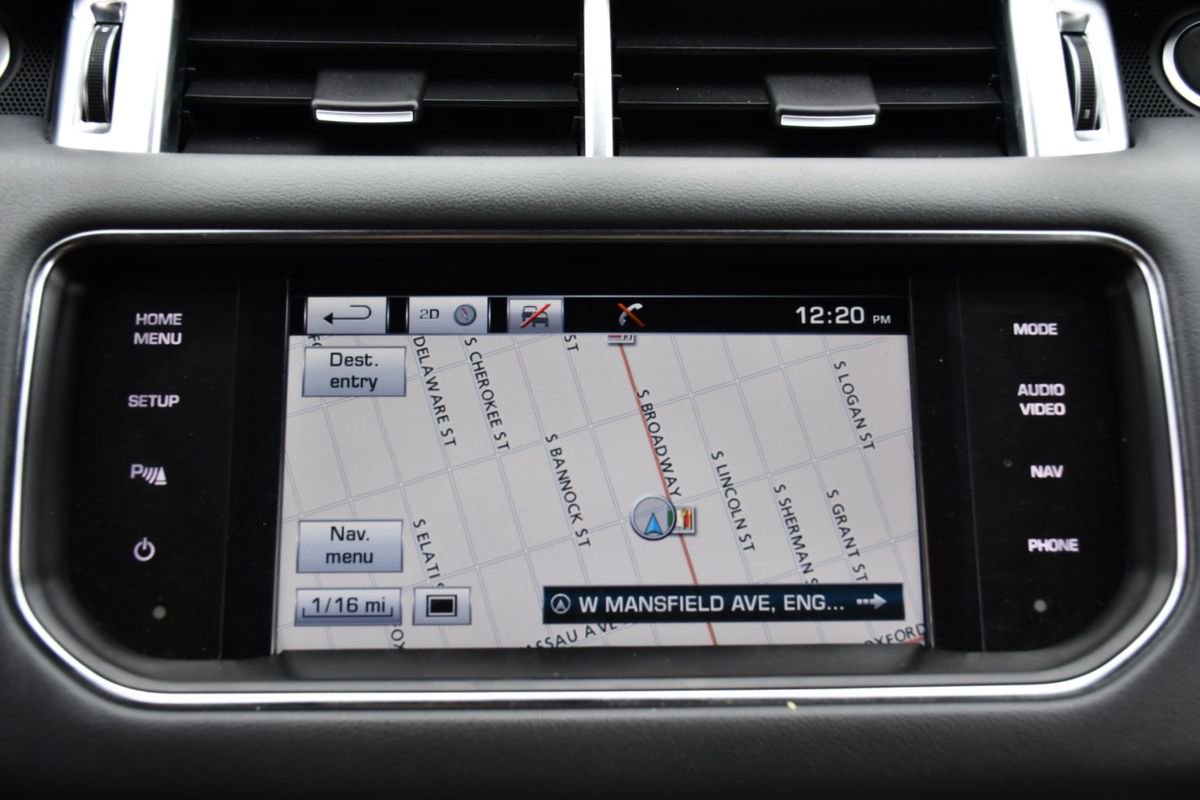 Used 2015 Land Rover Range Rover Sport SE image 16