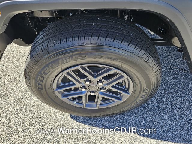 New 2025 Jeep Gladiator Sport image 16