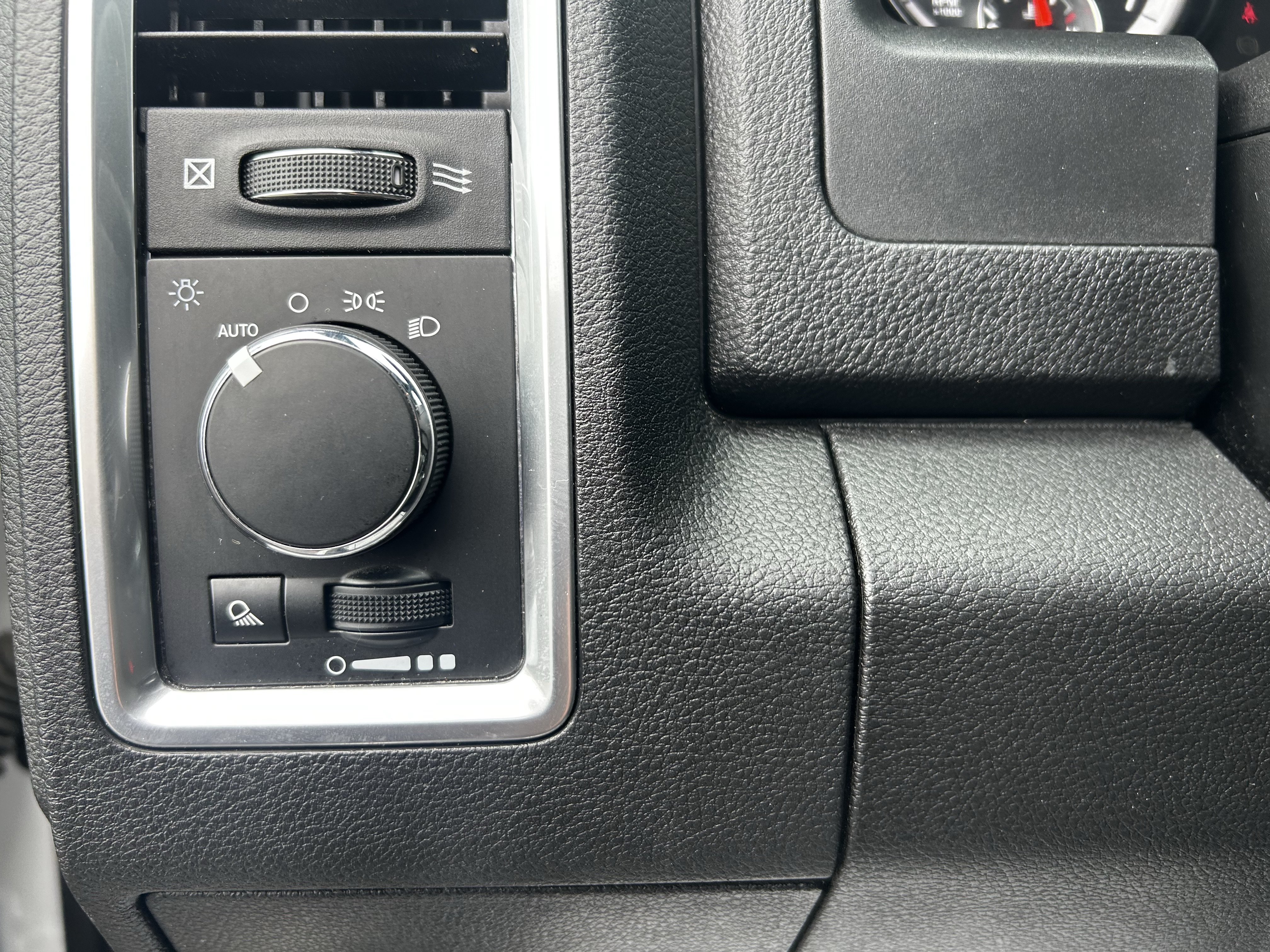 Used 2024 RAM 1500 Warlock AWD/4WD image 28