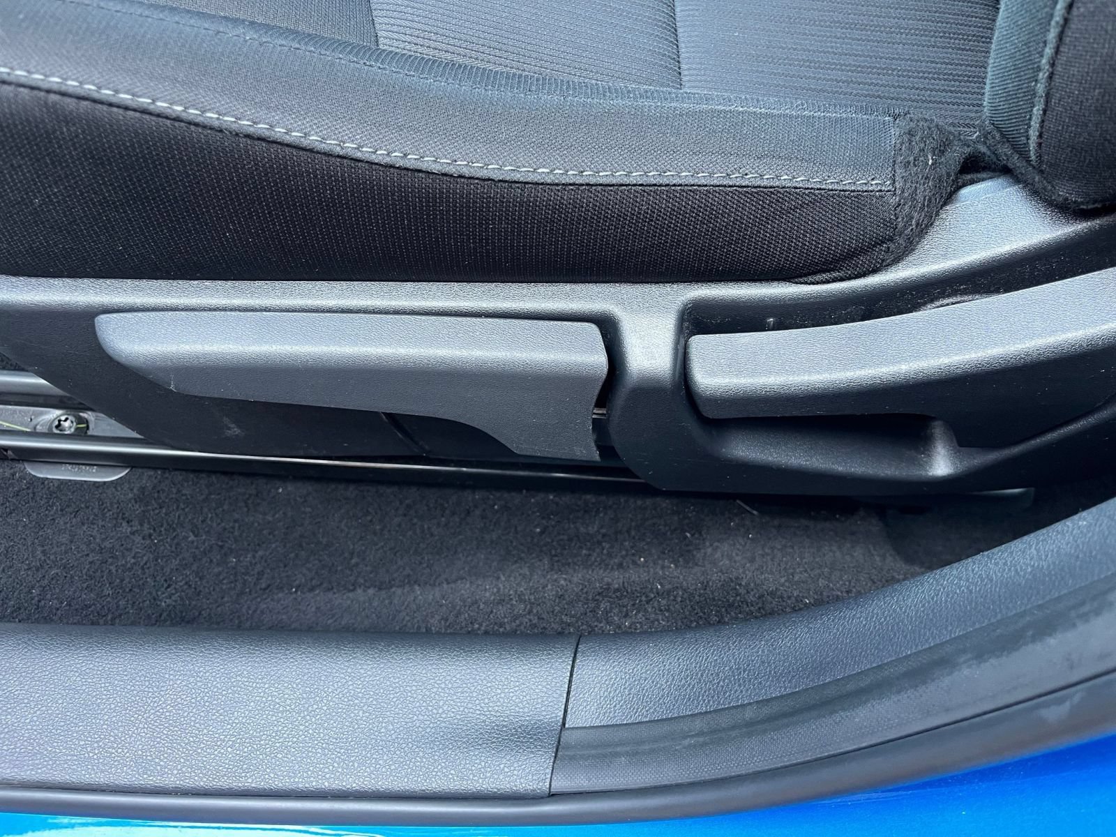 Used 2025 Nissan Sentra SV FWD image 18