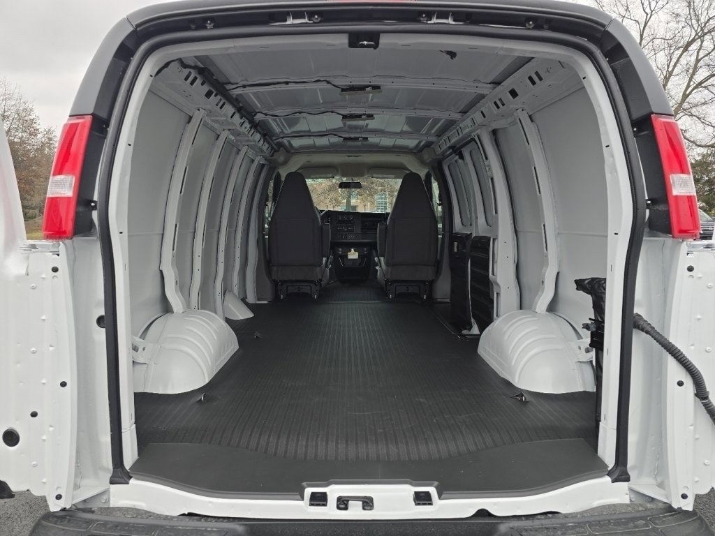 New 2025 Chevrolet Express 2500 image 8