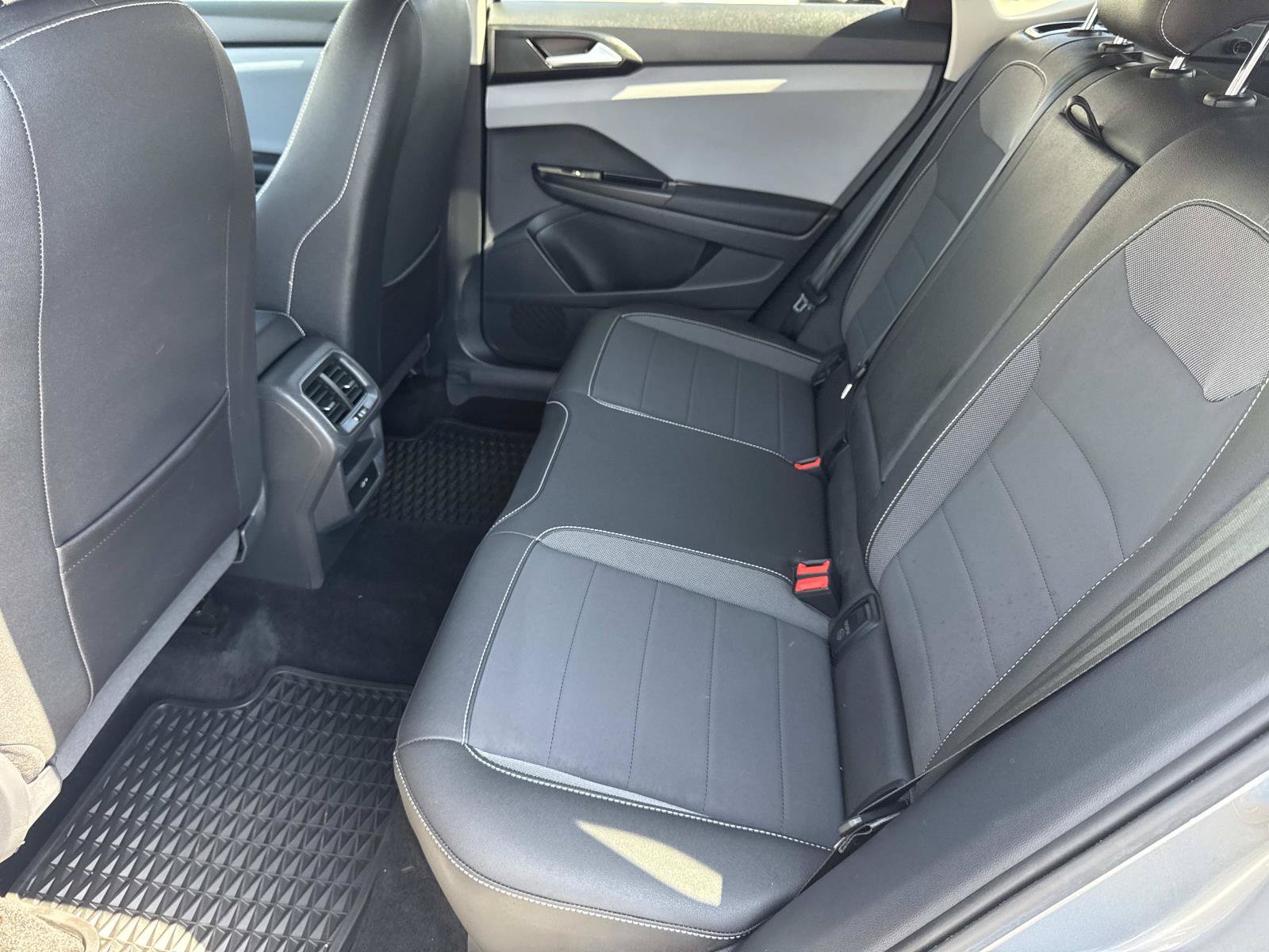 Certified 2023 Volkswagen Taos SE w/ Black Wheel Package FWD image 25