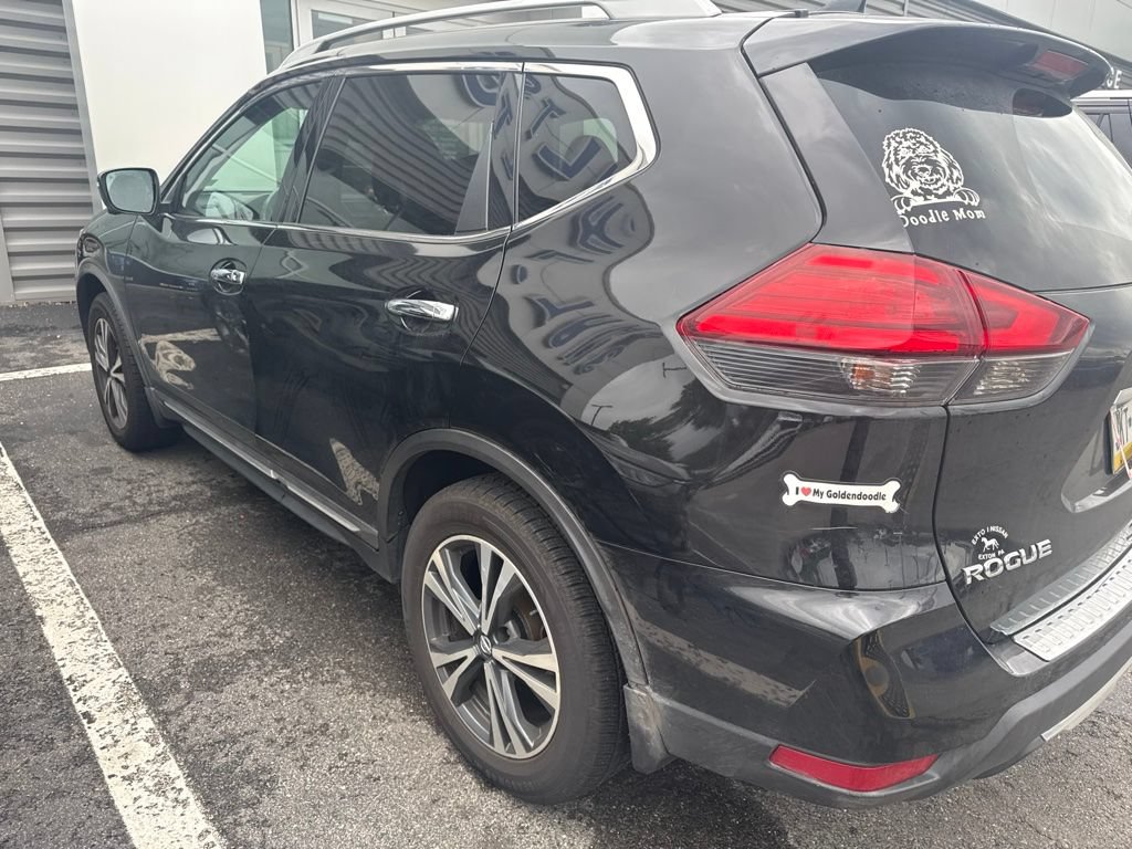 Used 2017 Nissan Rogue SL w/ SL Premium Package AWD/4WD image 8