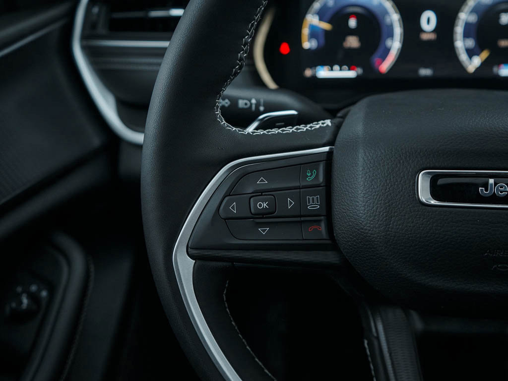 New 2025 Jeep Grand Cherokee Laredo X w/ Luxury Tech Group I image 20