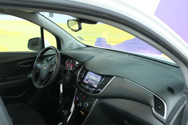 Used 2020 Chevrolet Trax LS FWD image 11