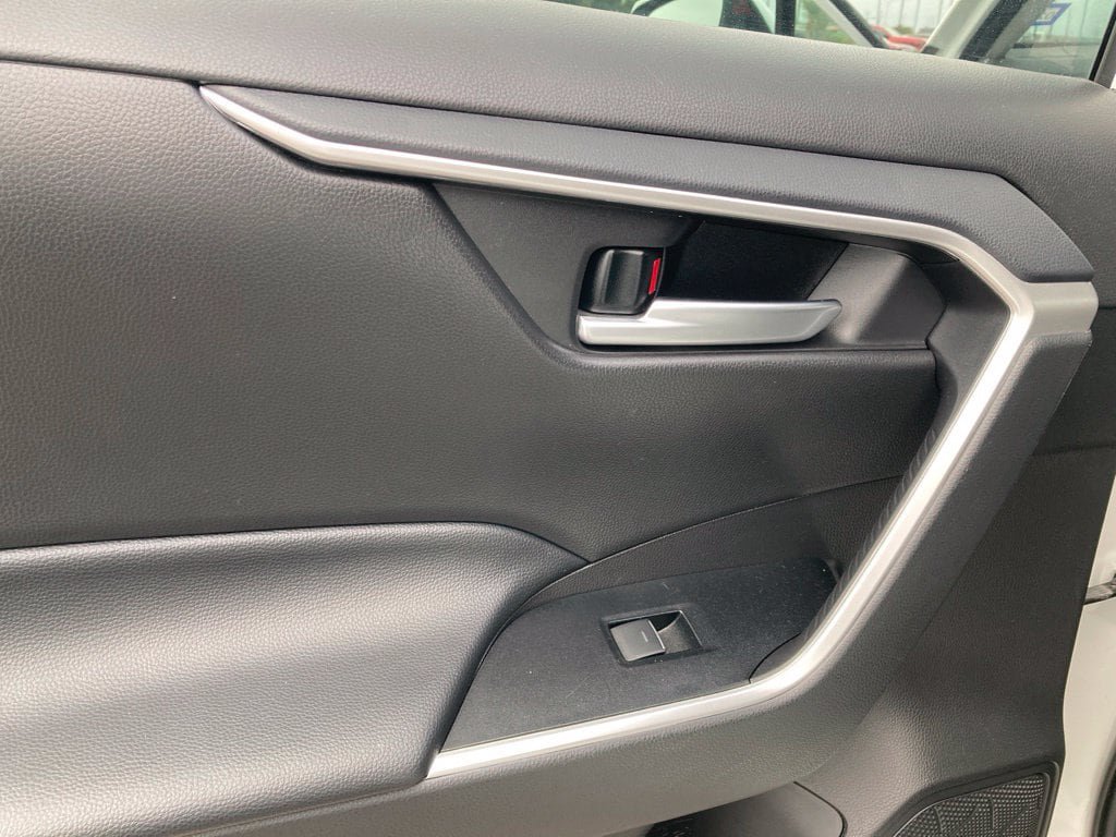 Certified 2025 Toyota RAV4 XLE AWD/4WD image 12