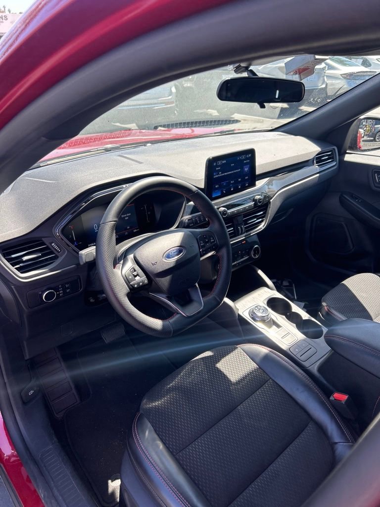 Used 2025 Ford Escape ST-Line AWD/4WD image 21
