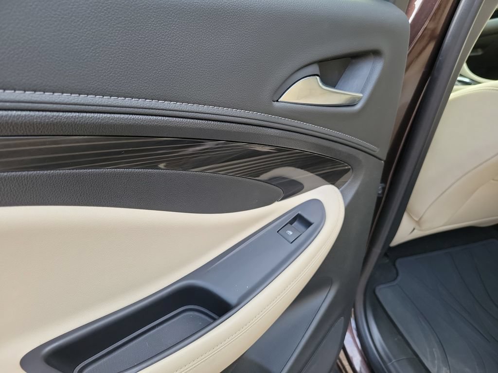 Used 2020 Buick Envision Preferred FWD image 17
