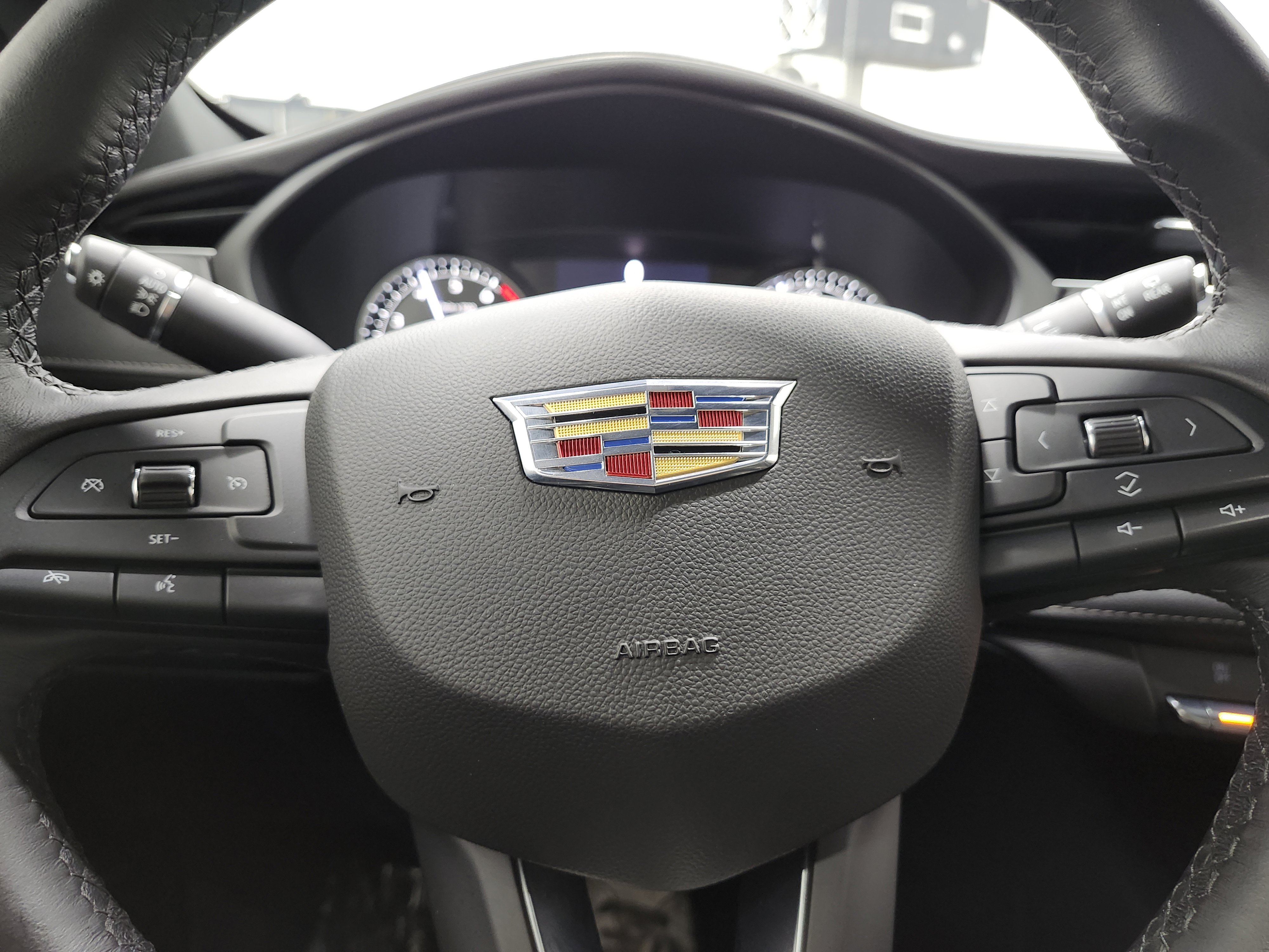 Used 2019 Cadillac XT4 Premium Luxury image 32