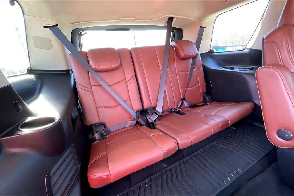 Used 2020 Cadillac Escalade Premium Luxury image 30