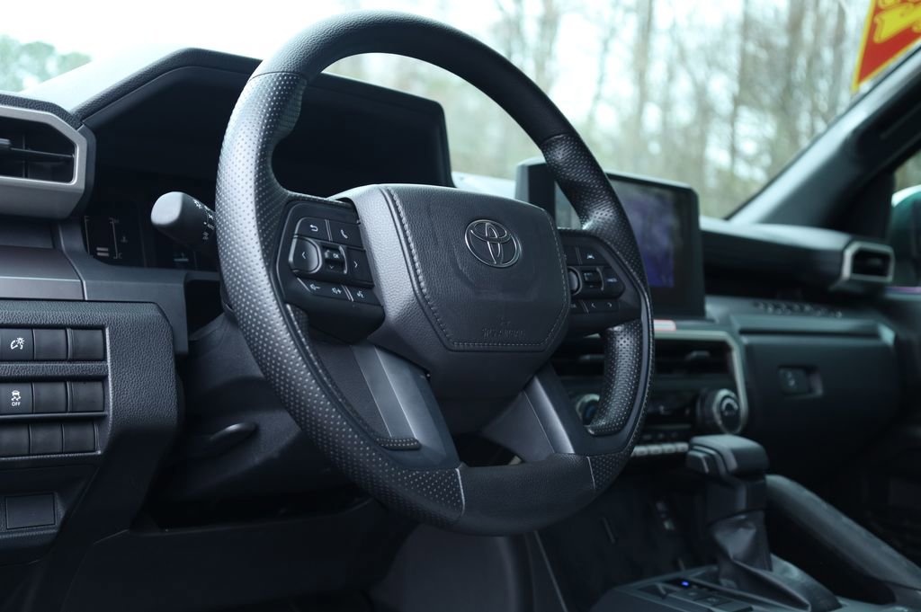 Used 2025 Toyota Tacoma SR5 image 29