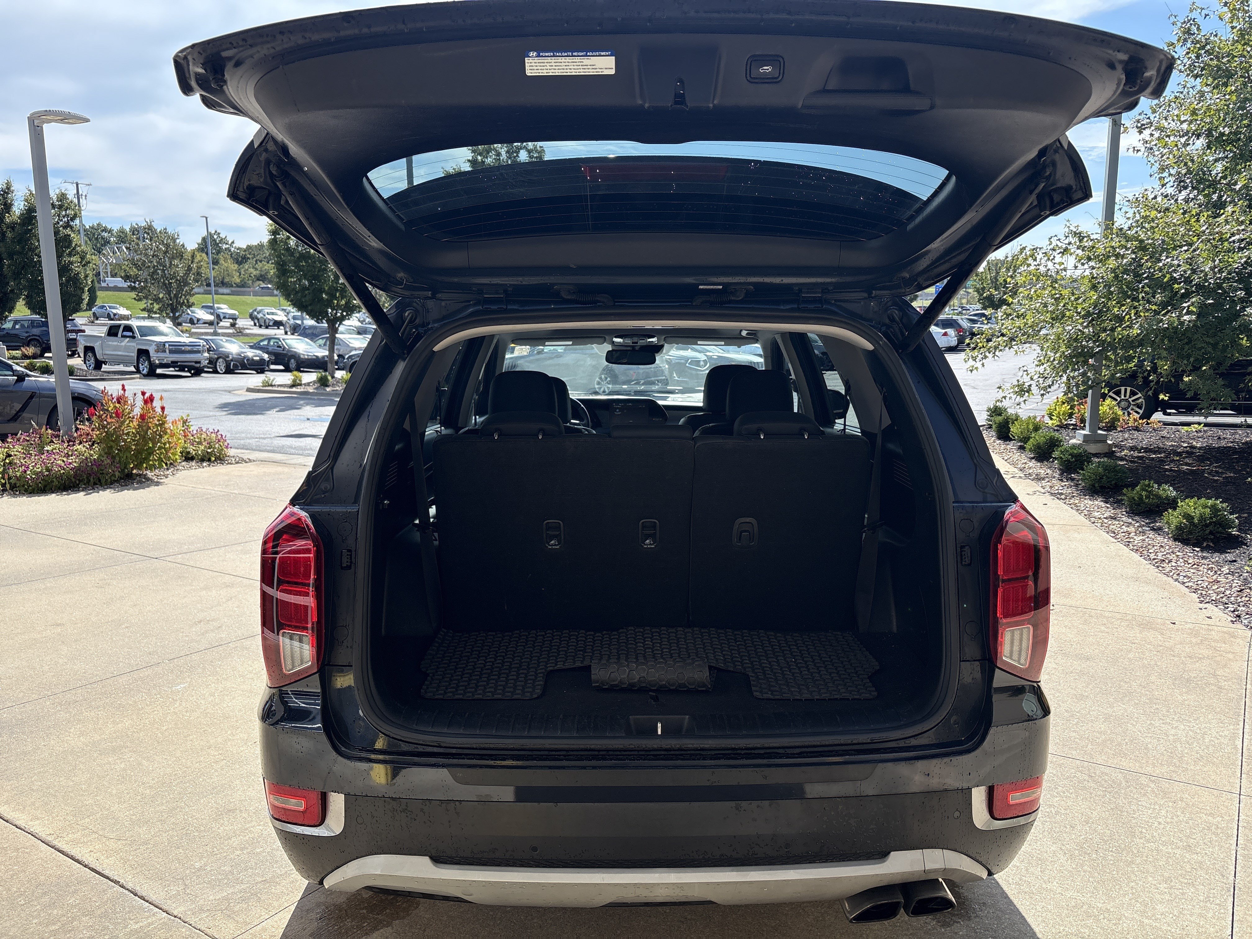 Used 2020 Hyundai Palisade SEL w/ Premium Package FWD image 18