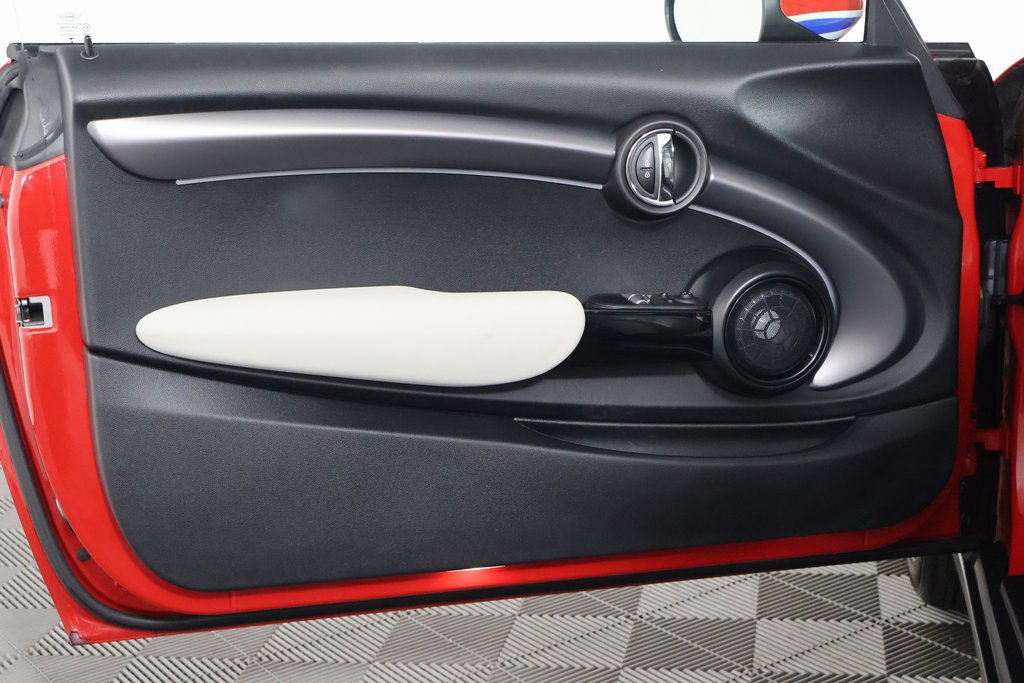 Used 2023 MINI Cooper 2-Door Hardtop FWD image 12