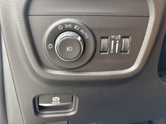 Certified 2025 Jeep Grand Cherokee L Summit w/ Advanced Protech Group IV AWD/4WD image 29