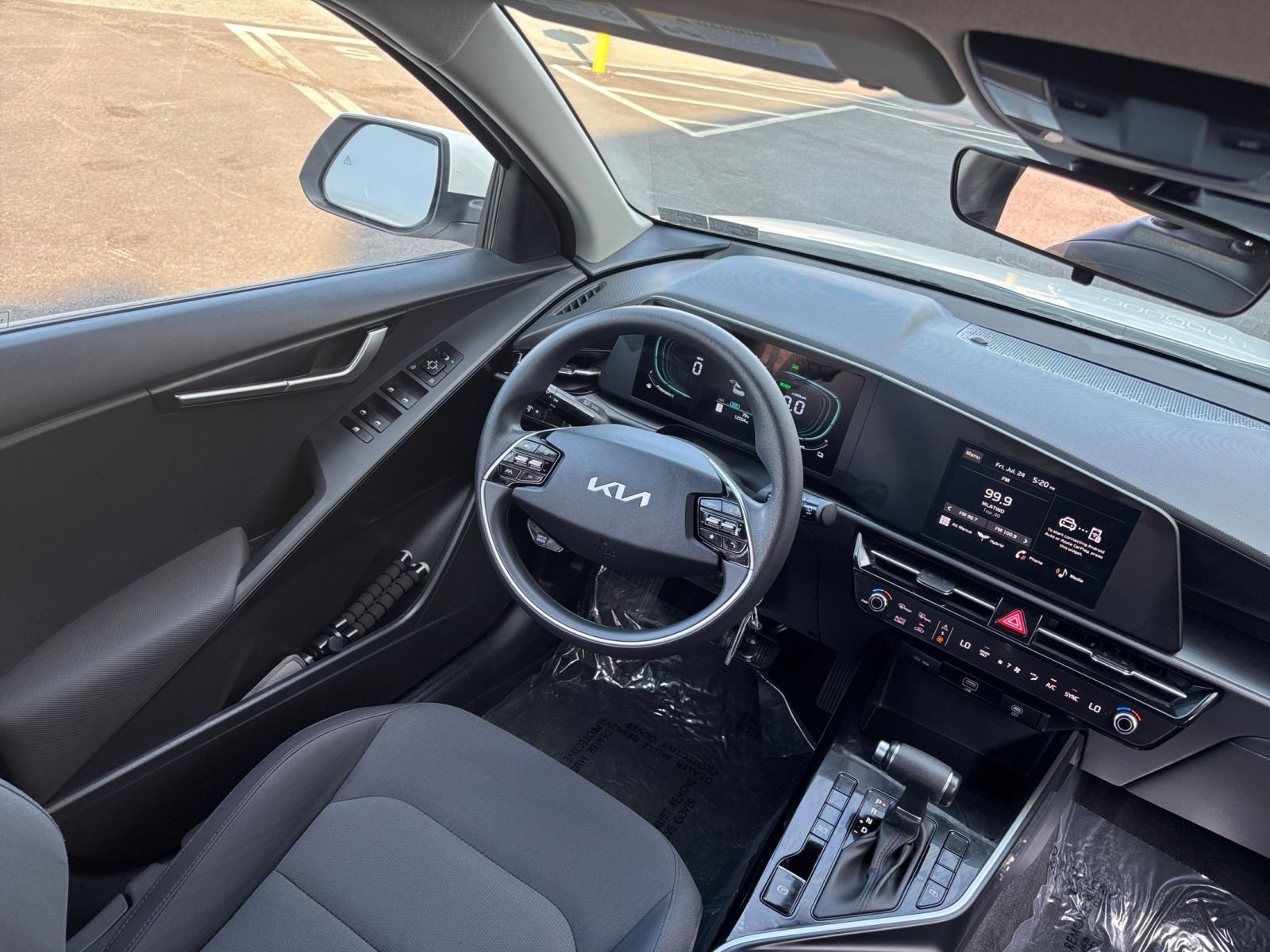 Used 2026 Kia Niro LX FWD image 29