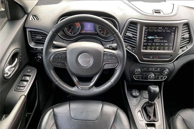 Used 2019 Jeep Cherokee Trailhawk image 5