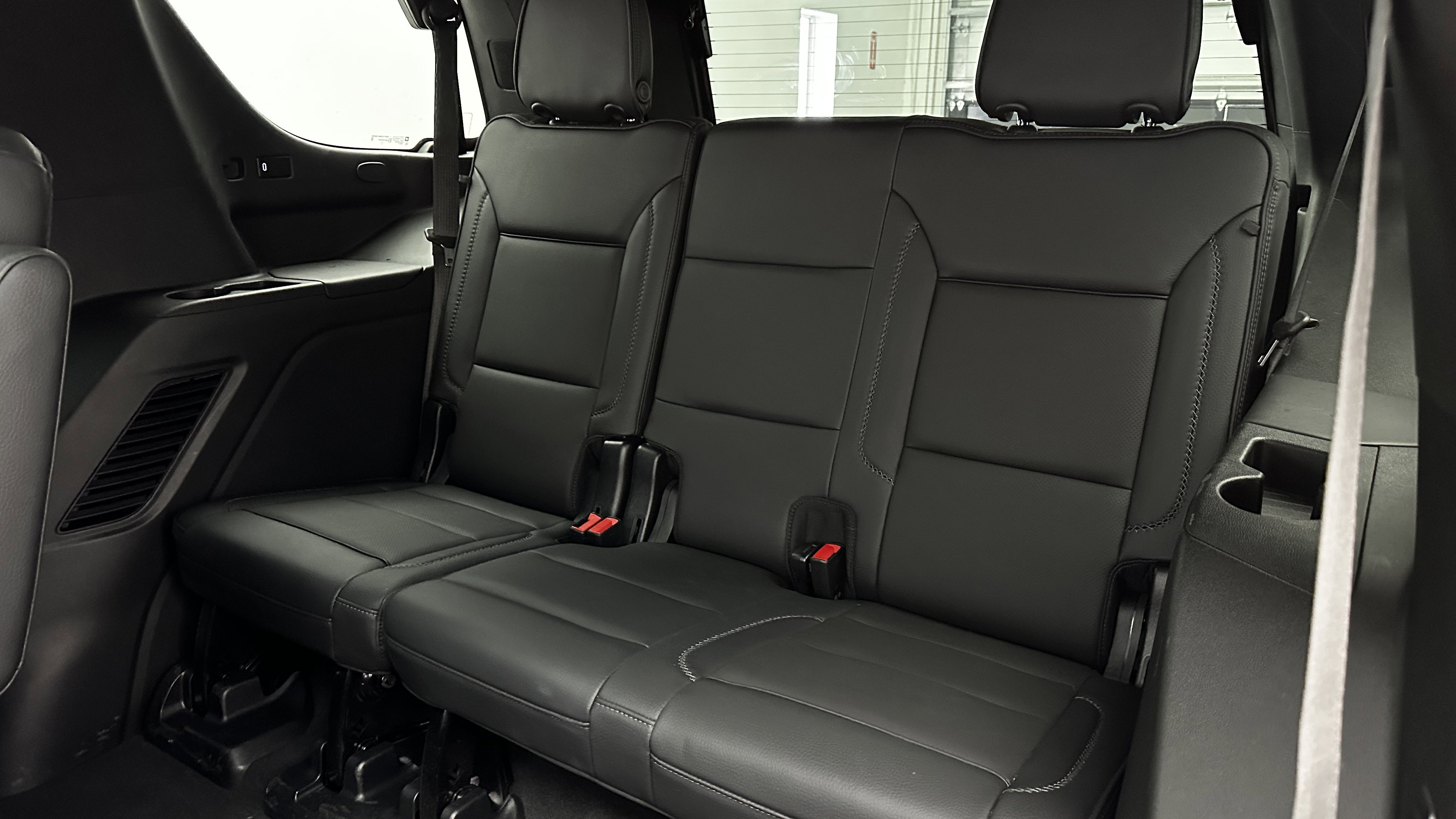 Used 2021 GMC Yukon Denali w/ Denali Premium Package image 28