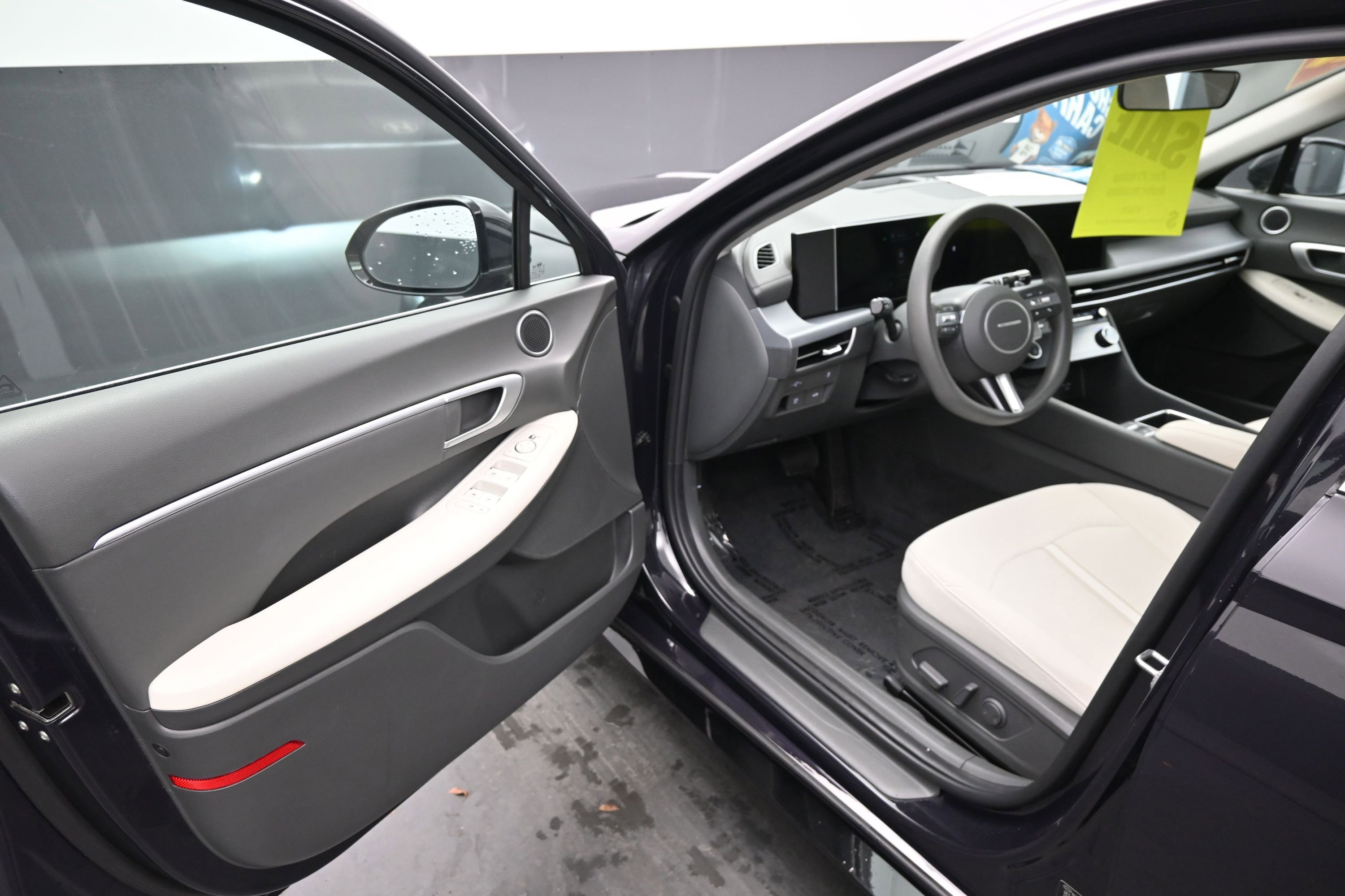 Used 2025 Hyundai Sonata SEL FWD image 17