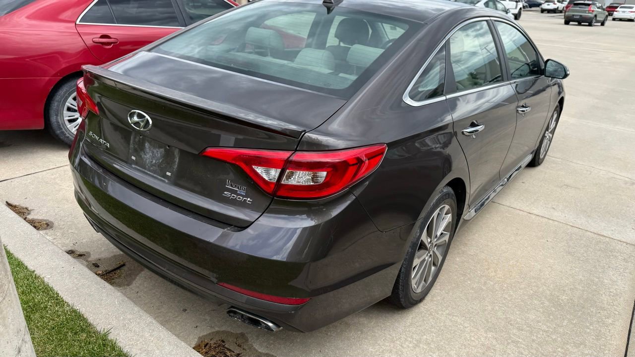 Used 2015 Hyundai Sonata Sport w/ Option Group 03 FWD image 6