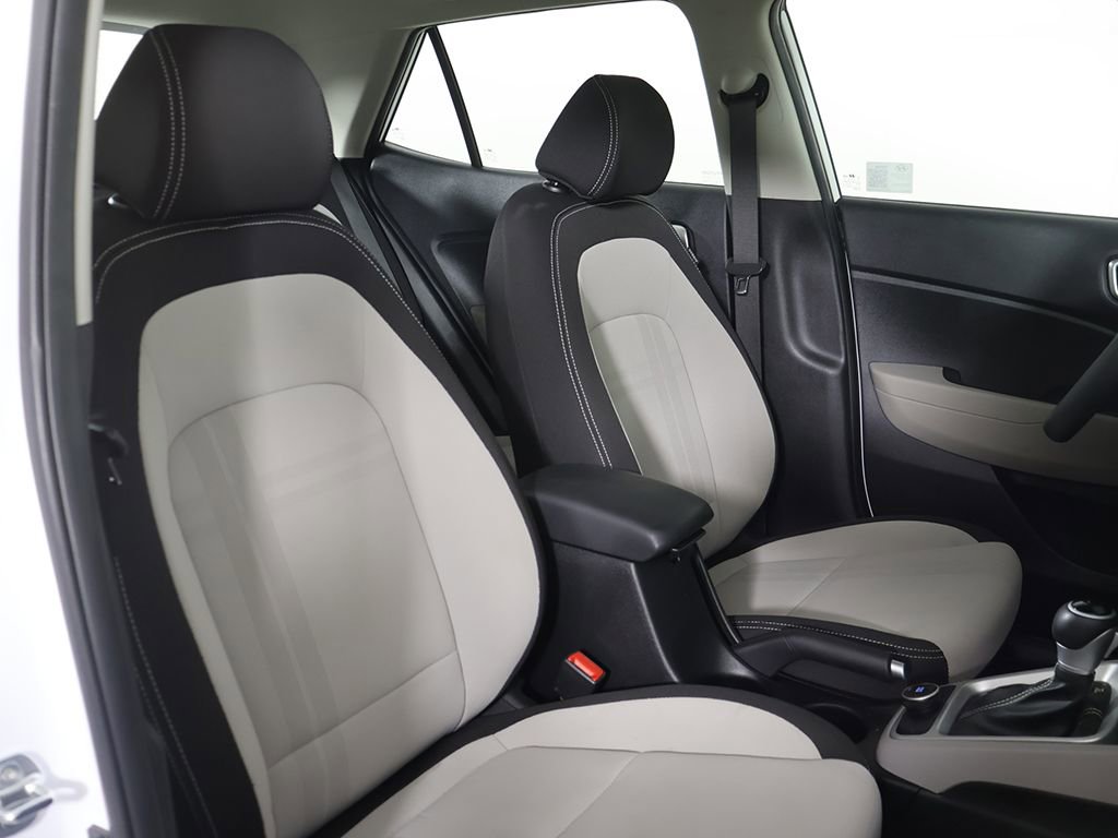 Certified 2024 Hyundai Venue SEL FWD image 27