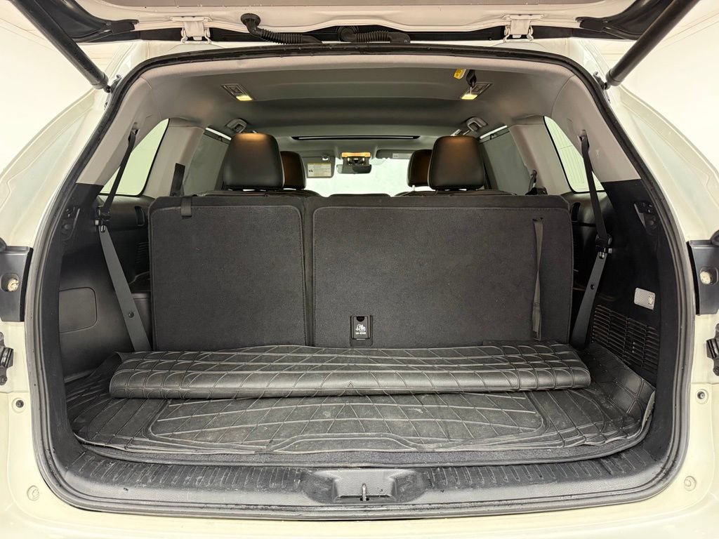 Used 2018 Toyota Highlander XLE FWD image 18