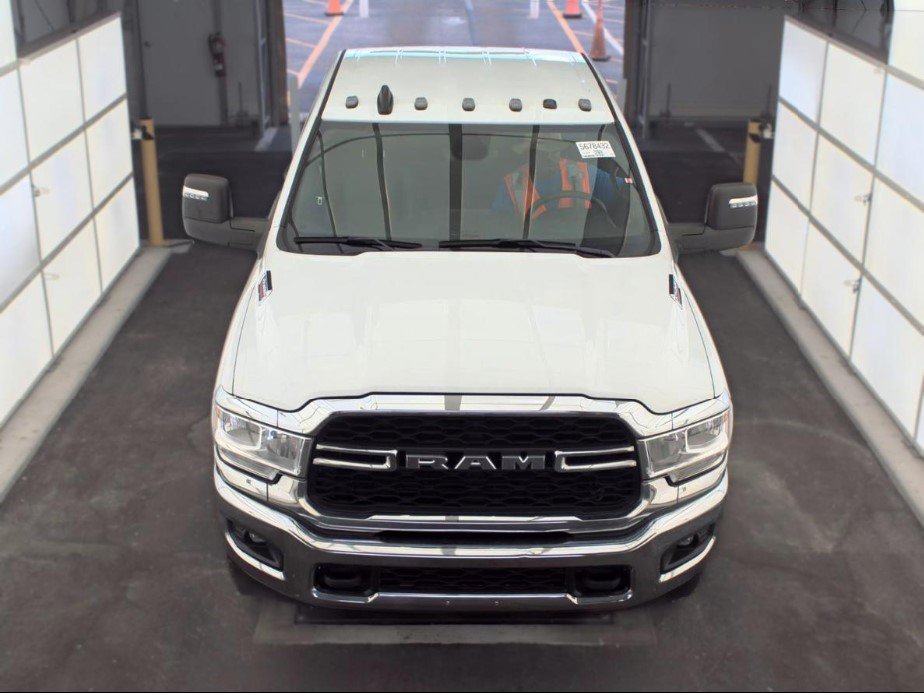 Used 2023 RAM 2500 Tradesman w/ Chrome Appearance Group AWD/4WD image 3