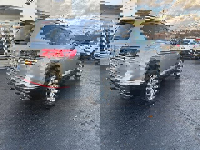 Used 2022 Volkswagen Atlas SE image 3