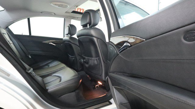 Used 2007 Mercedes-Benz E 350 4MATIC Sedan image 11