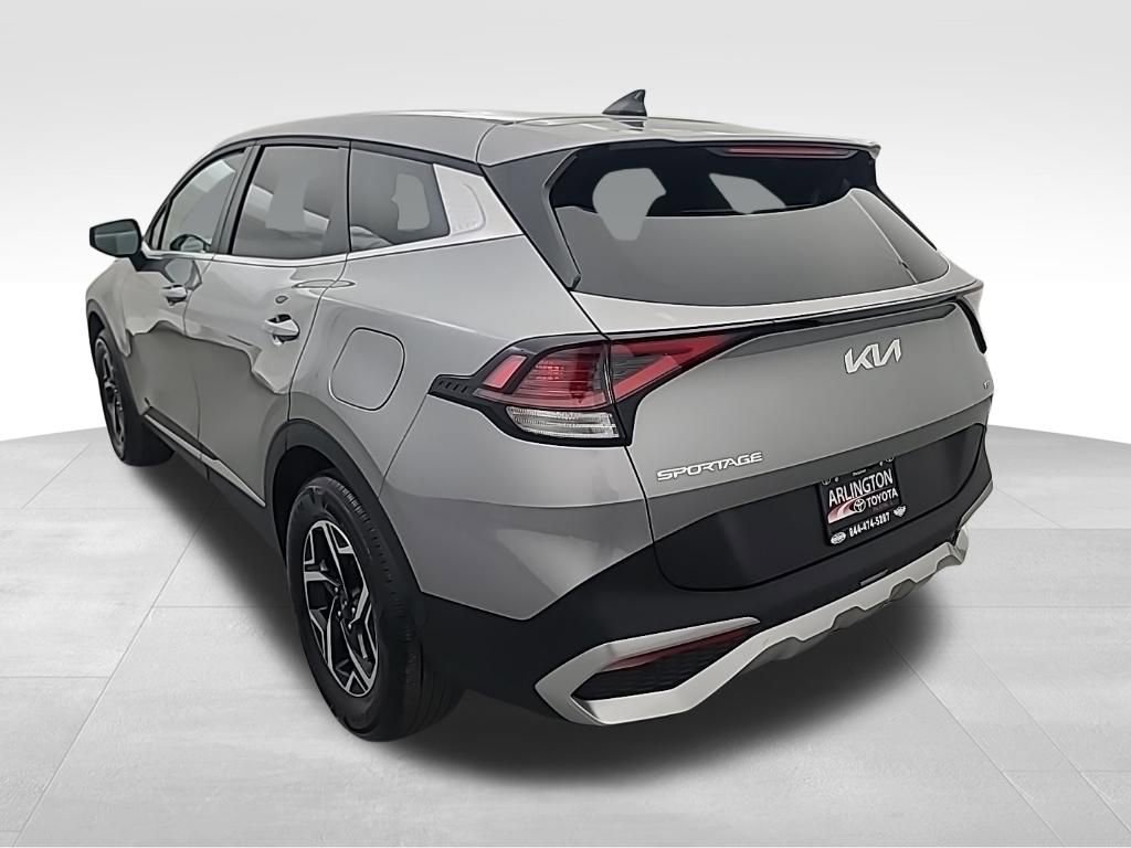 Used 2025 Kia Sportage LX image 6