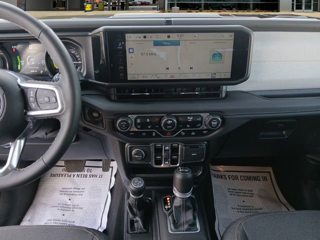 Used 2025 Jeep Wrangler Unlimited Sahara w/ Safety Group image 11