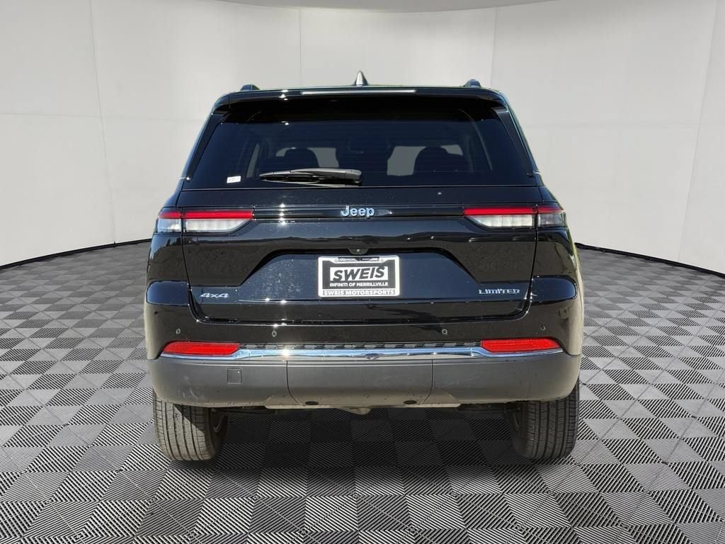 Used 2023 Jeep Grand Cherokee Limited AWD/4WD image 7
