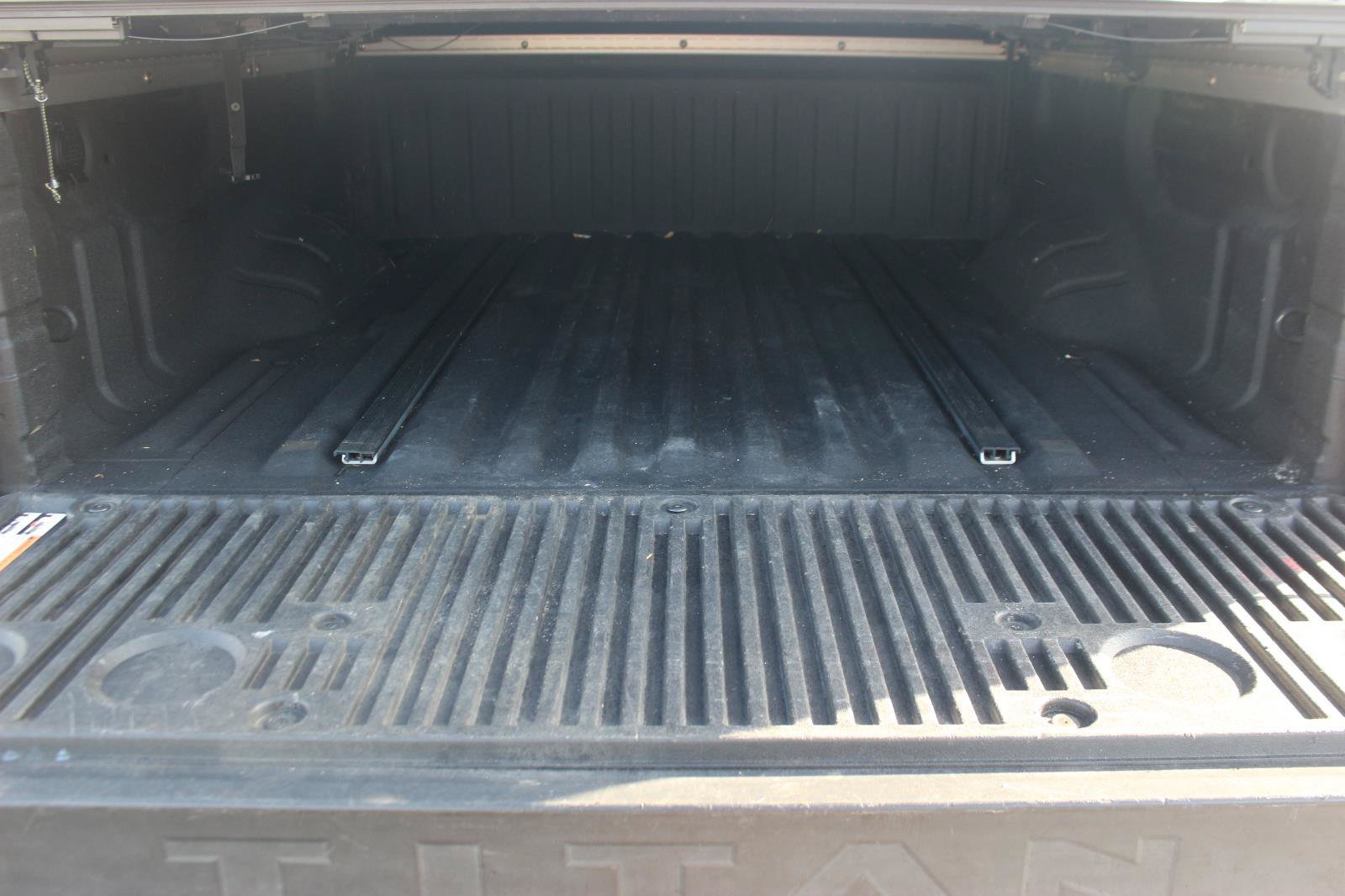 Used 2021 Nissan Titan SV w/ SV Convenience Package AWD/4WD image 13