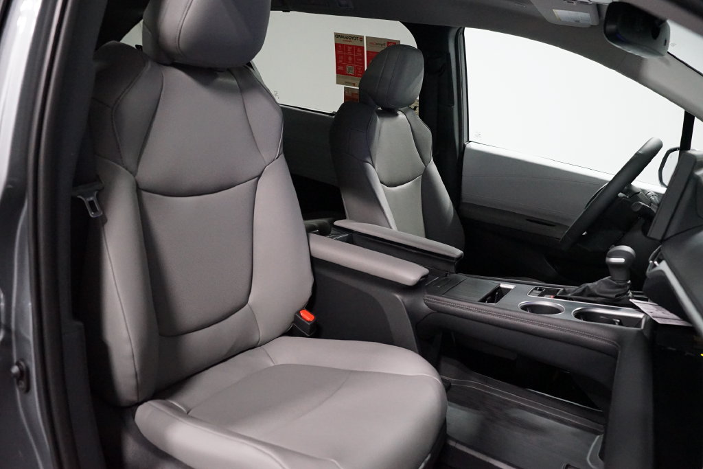 New 2026 Toyota Sienna XLE FWD image 28
