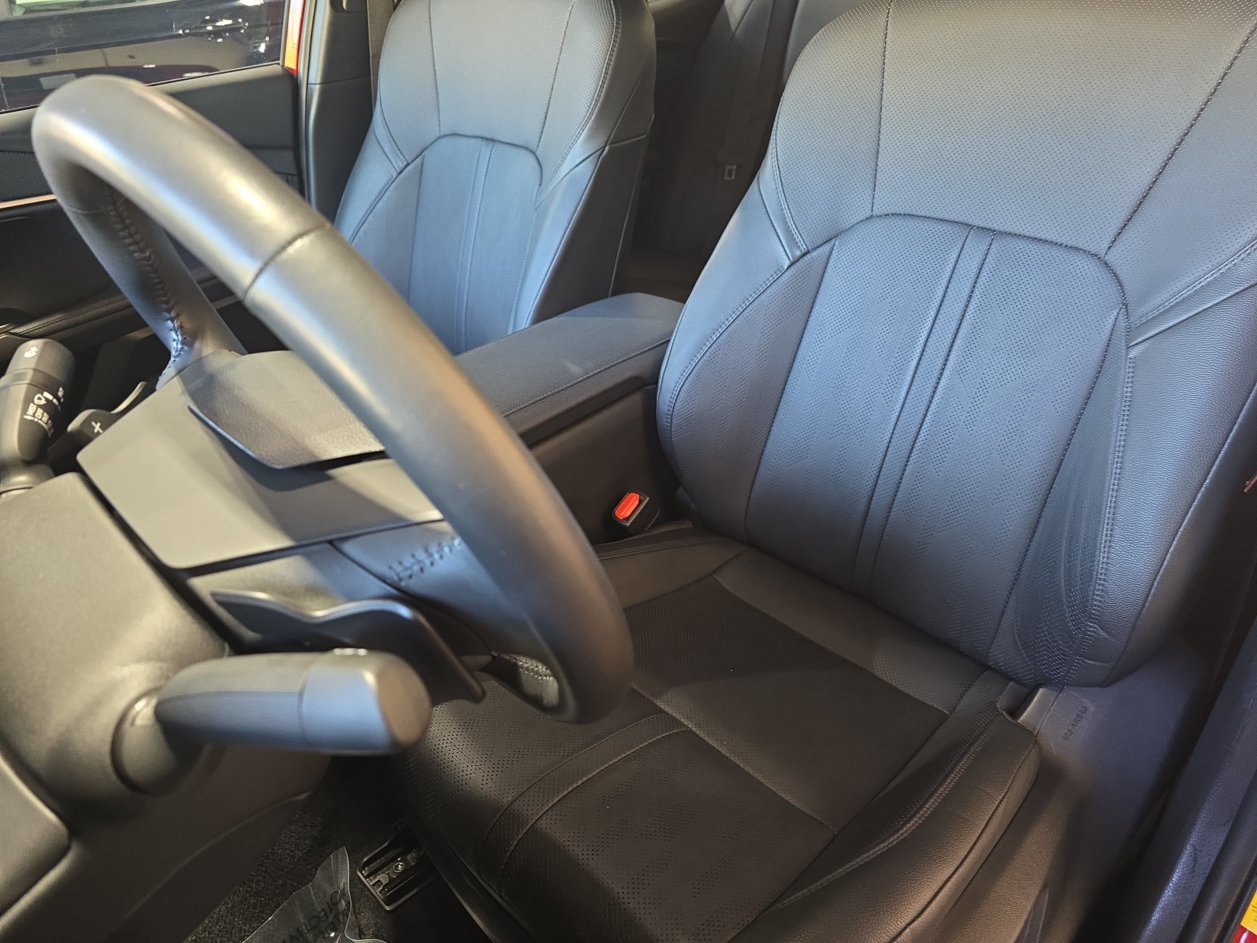 Used 2025 Toyota Camry XSE FWD image 14