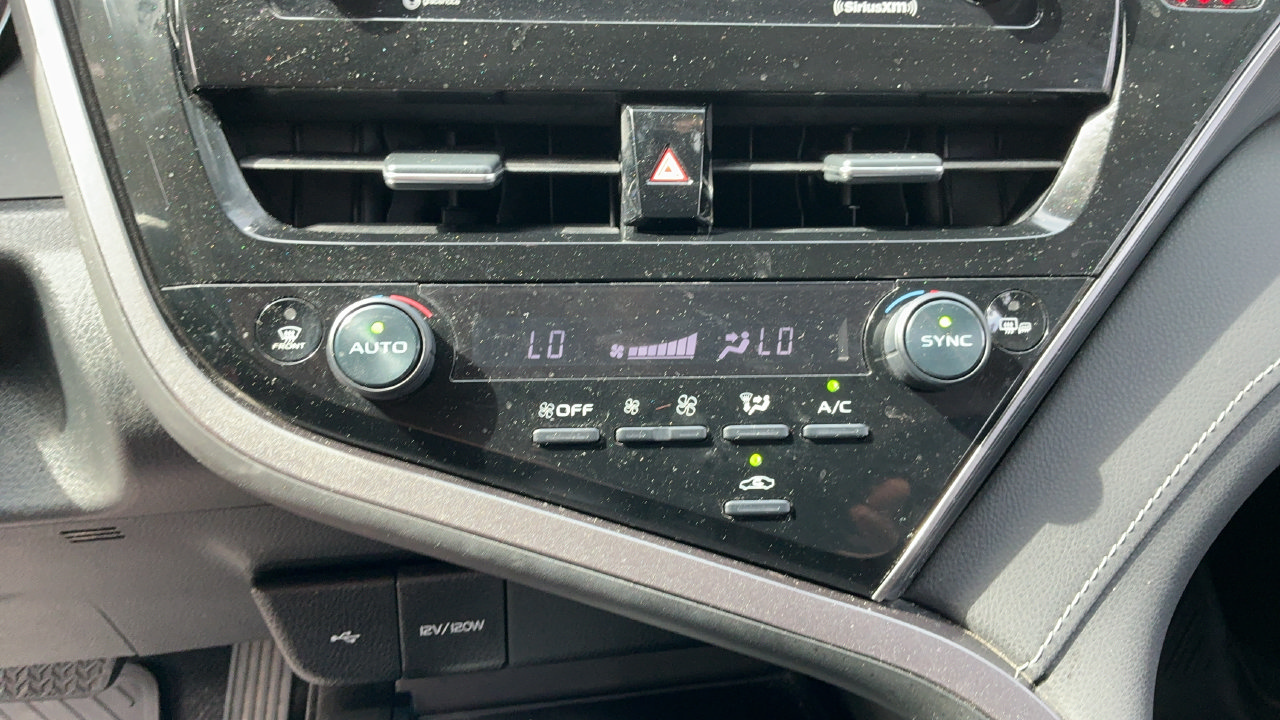 Used 2023 Toyota Camry SE AWD/4WD image 16